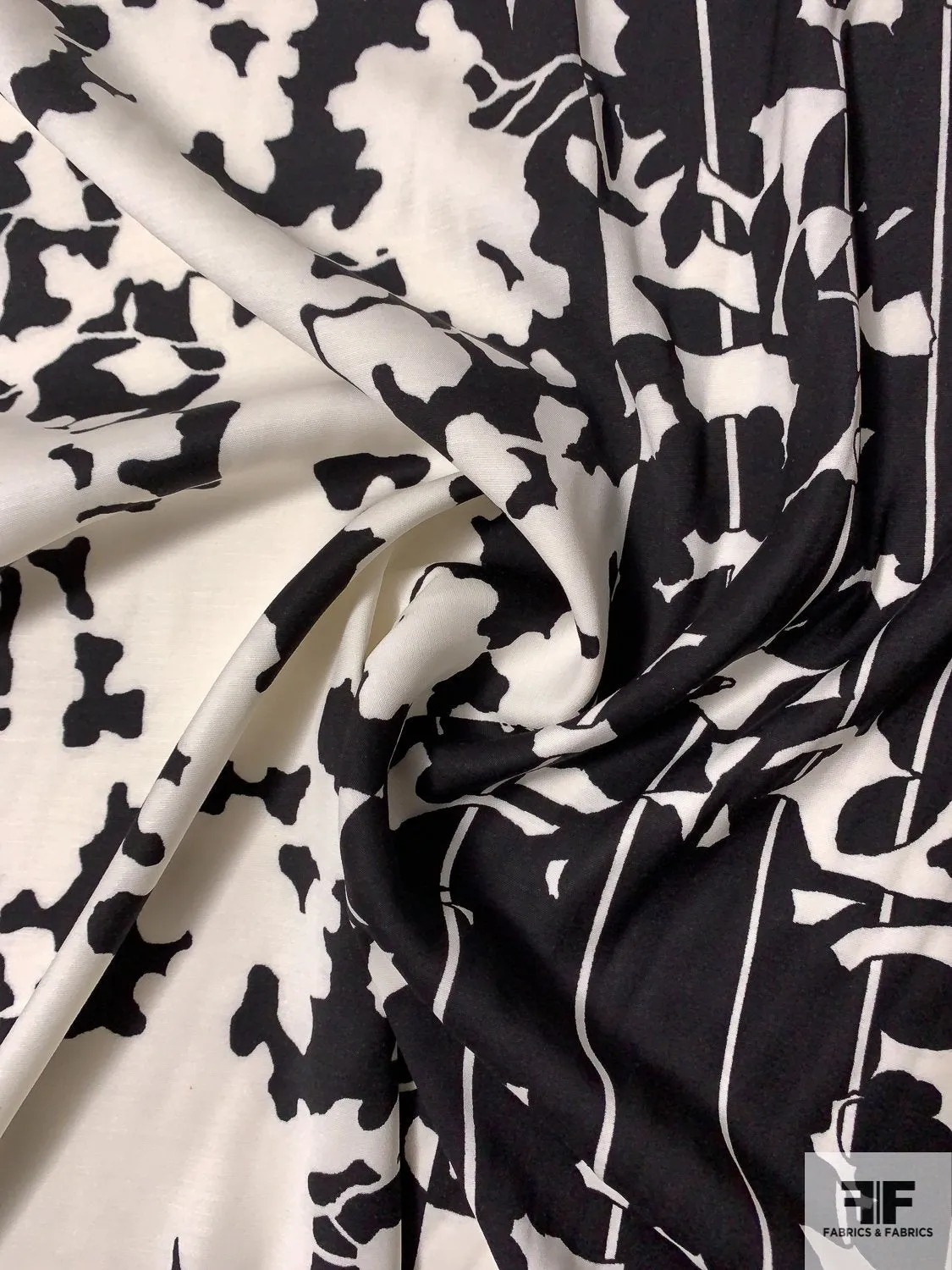 Abstract Double Border Pattern Stretch Cotton-Rayon Poplin - Black / White