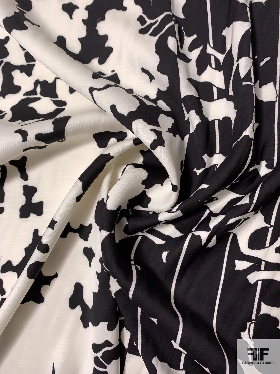 Abstract Double Border Pattern Stretch Cotton-Rayon Poplin - Black / White