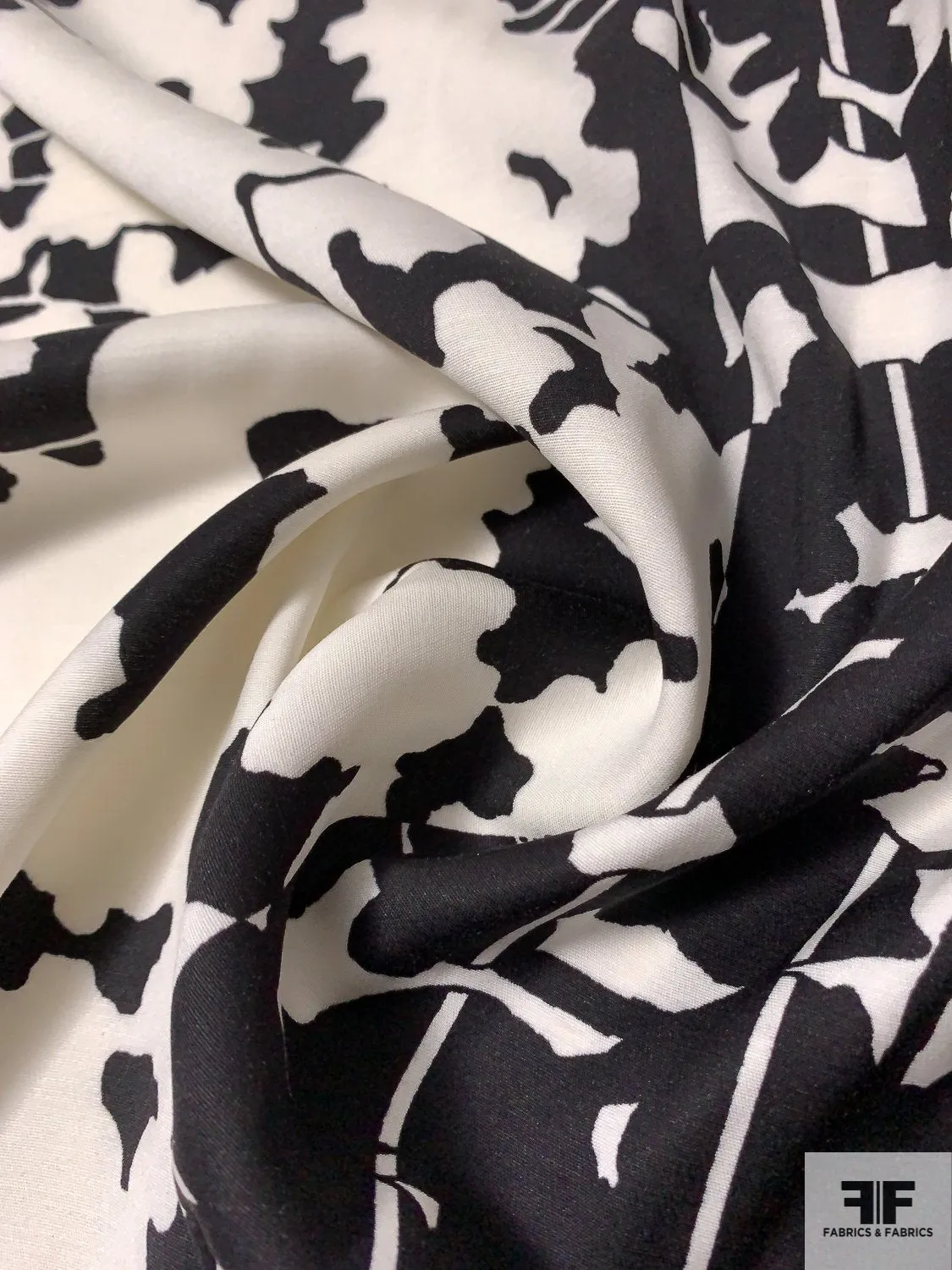 Abstract Double Border Pattern Stretch Cotton-Rayon Poplin - Black / White