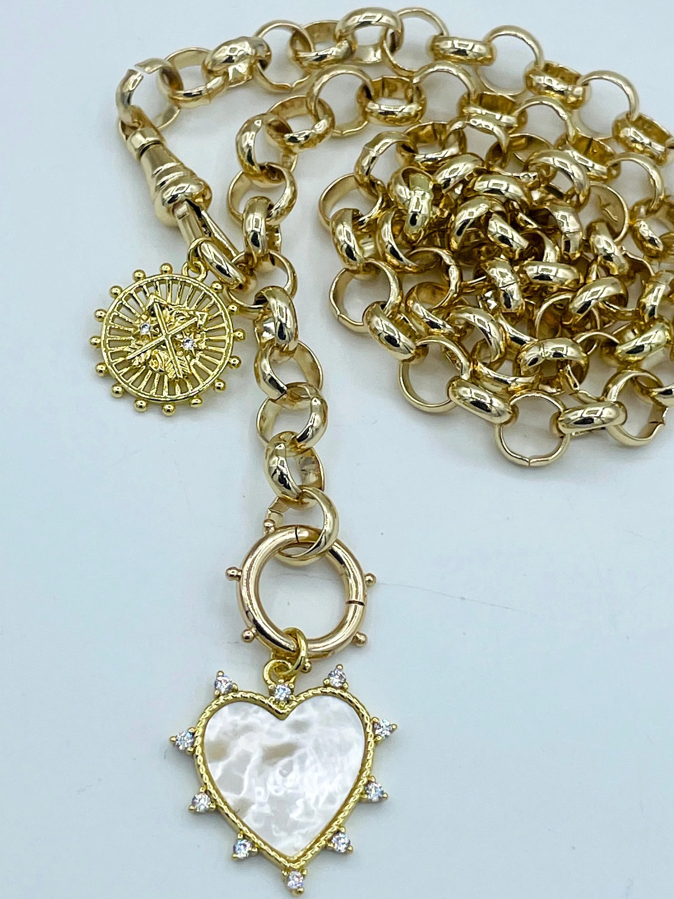 Brass Cable Rolo Chain Round sold by the foot. 8mm x 3mm x 1mm. Medium Size Rolo Chain Electroplated , 9 finishes available. Fast ship