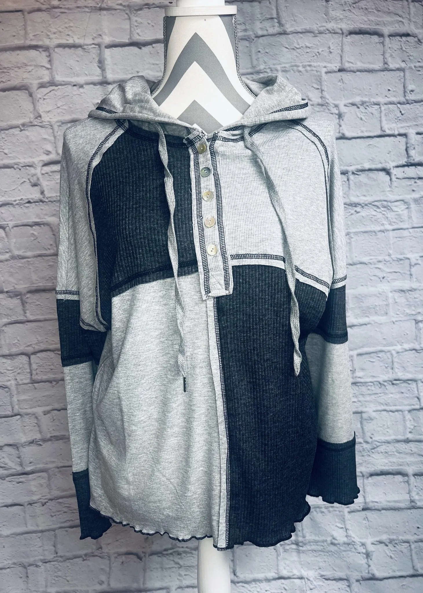 Color-block Seamed Ribbed Henley Hoodie - Black