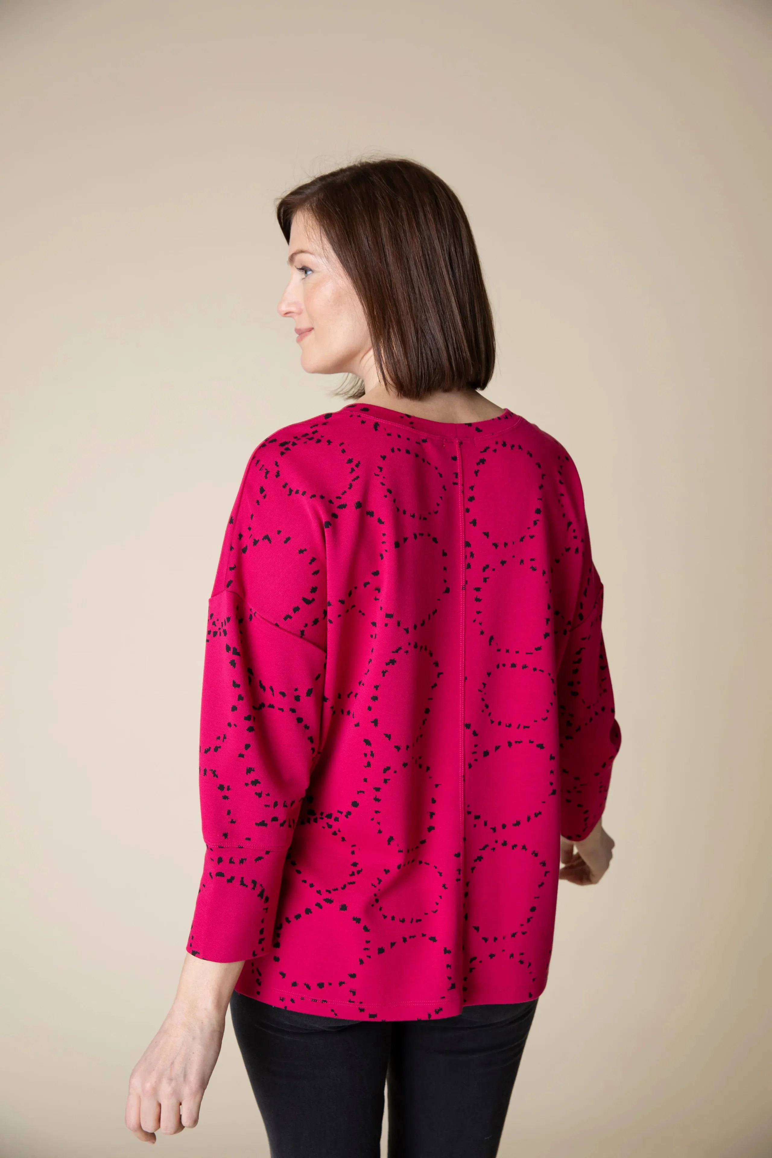 Certainly! To optimize the title of this e-commerce product with descriptive modifiers, consider the following:

Habitat Womens Boxy Crew Neck Sweater in Merlot - Style 65606

This enhanced title includes specific details that make it more appealing and informative for potential buyers.