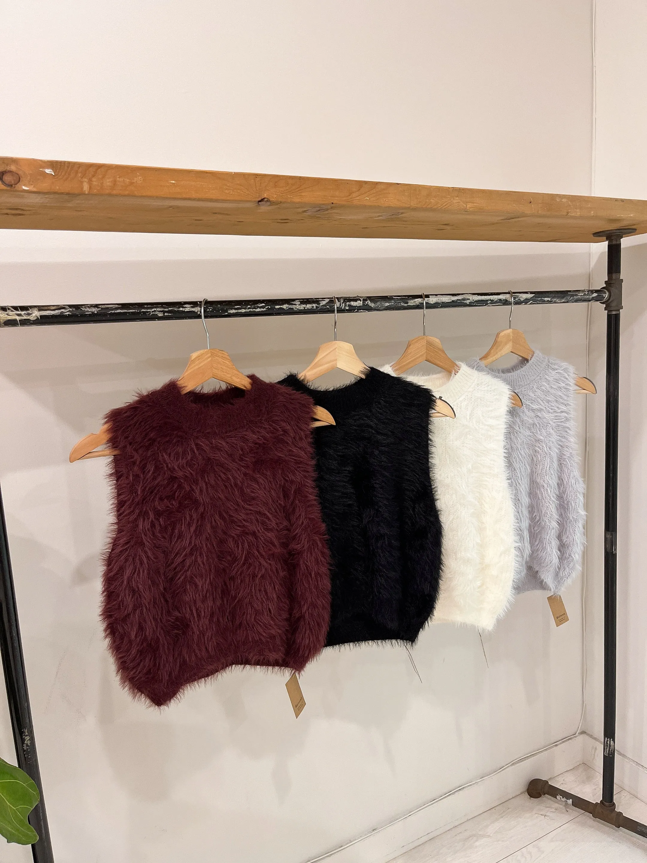 IZZY Angora top