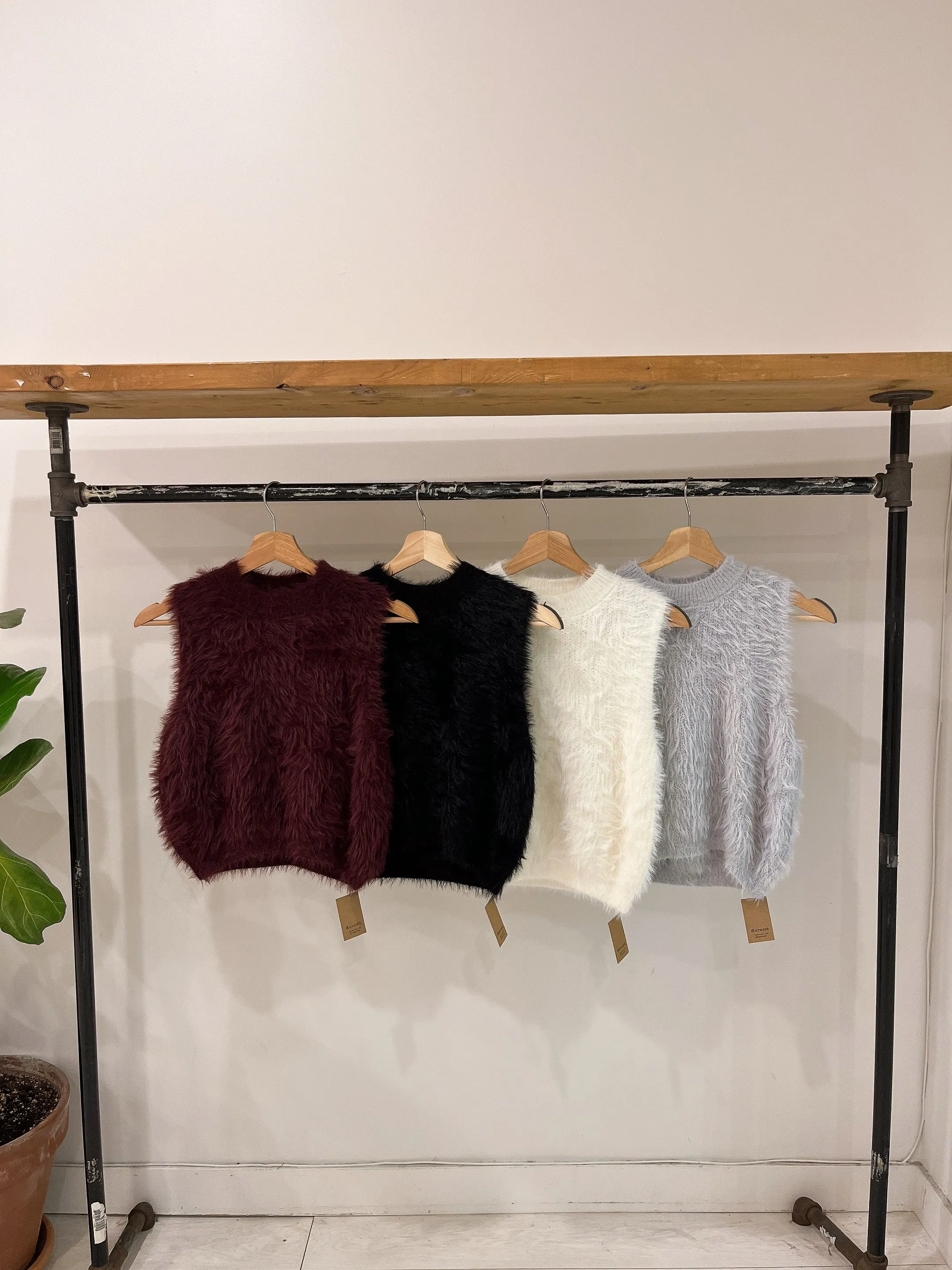 IZZY Angora top