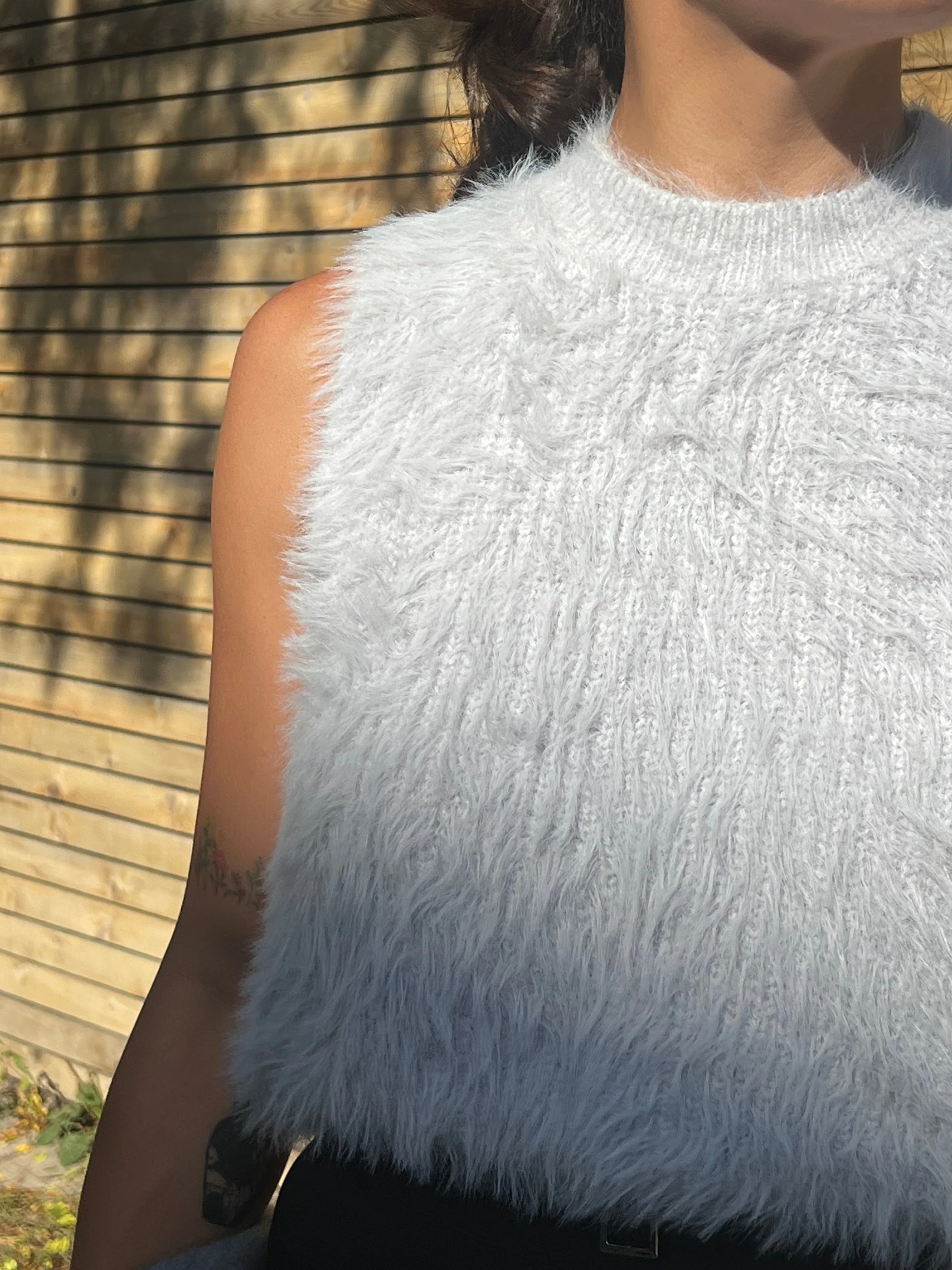 IZZY Angora top