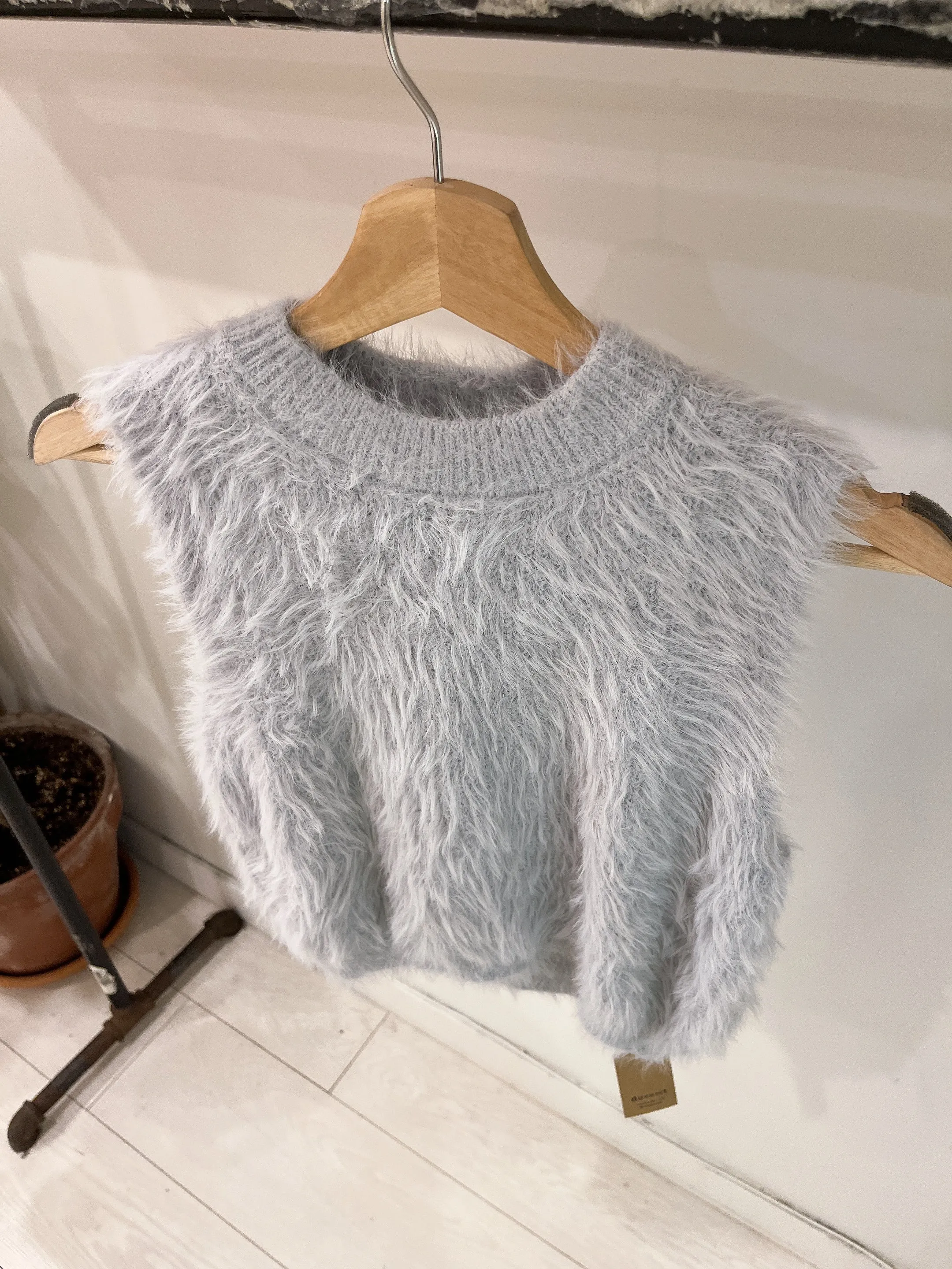 IZZY Angora top