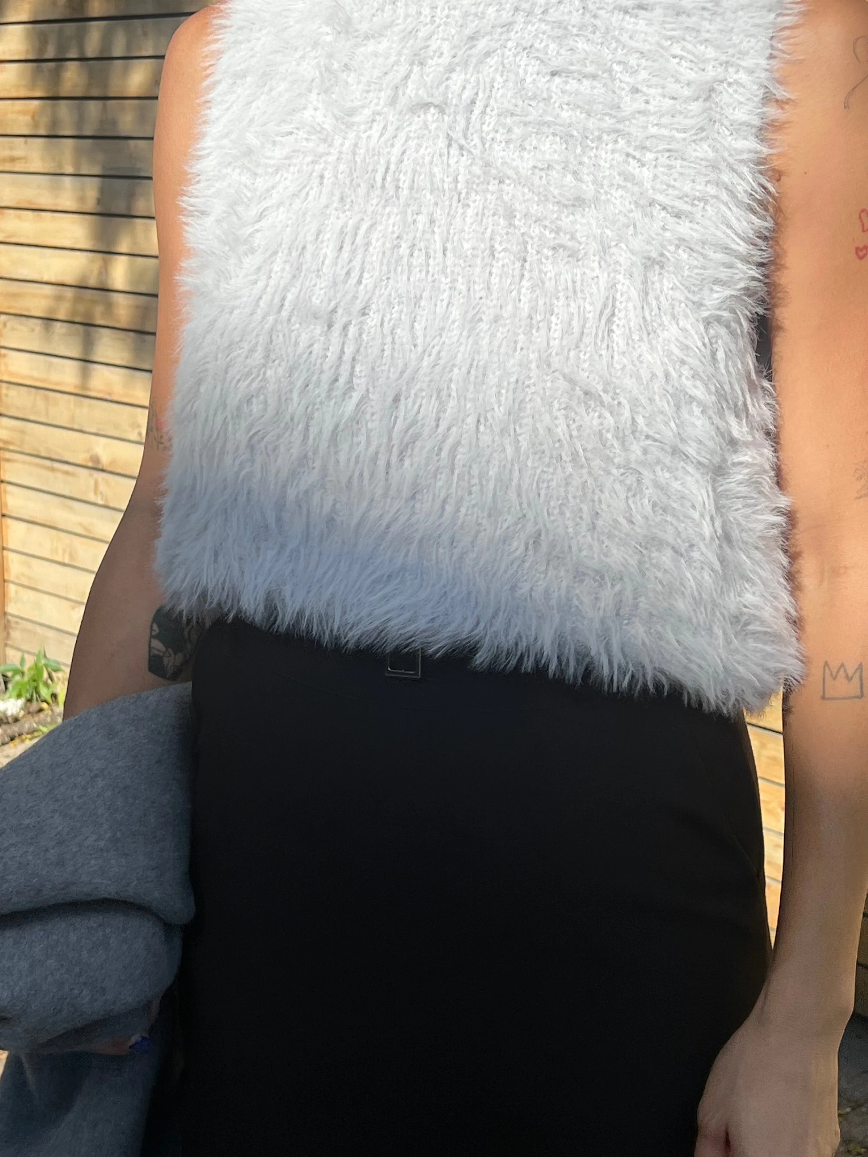 IZZY Angora top
