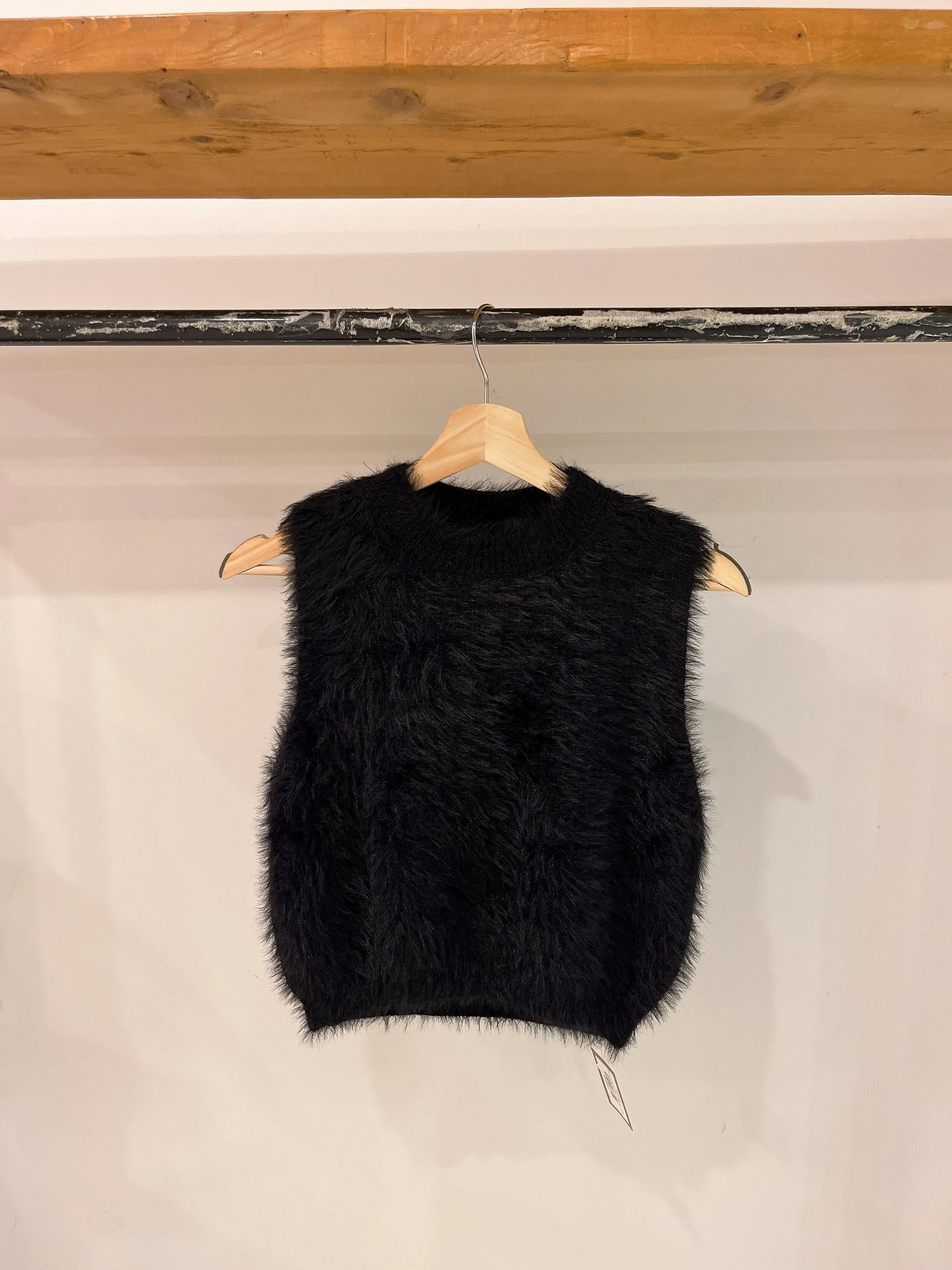 IZZY Angora top