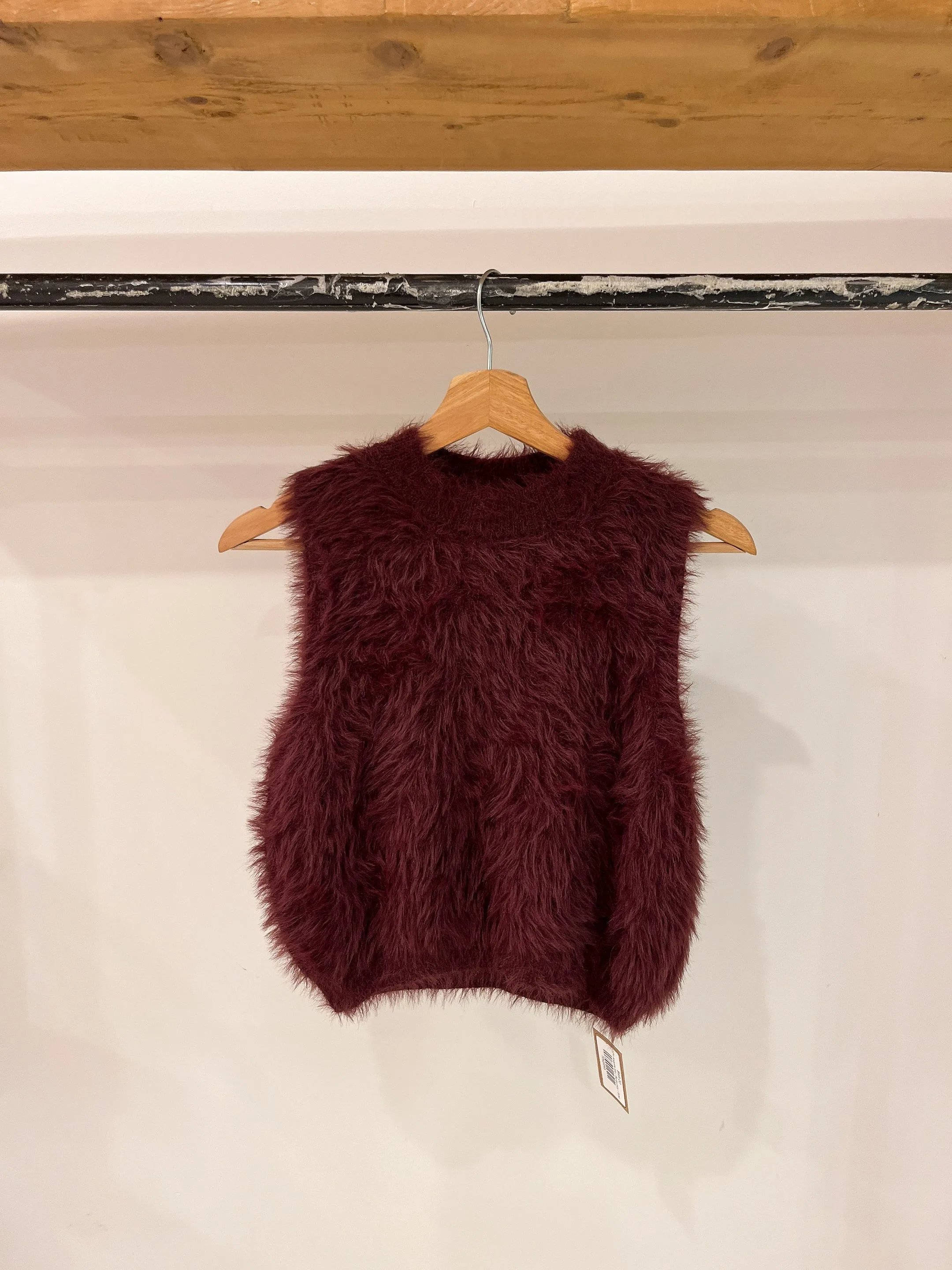 IZZY Angora top