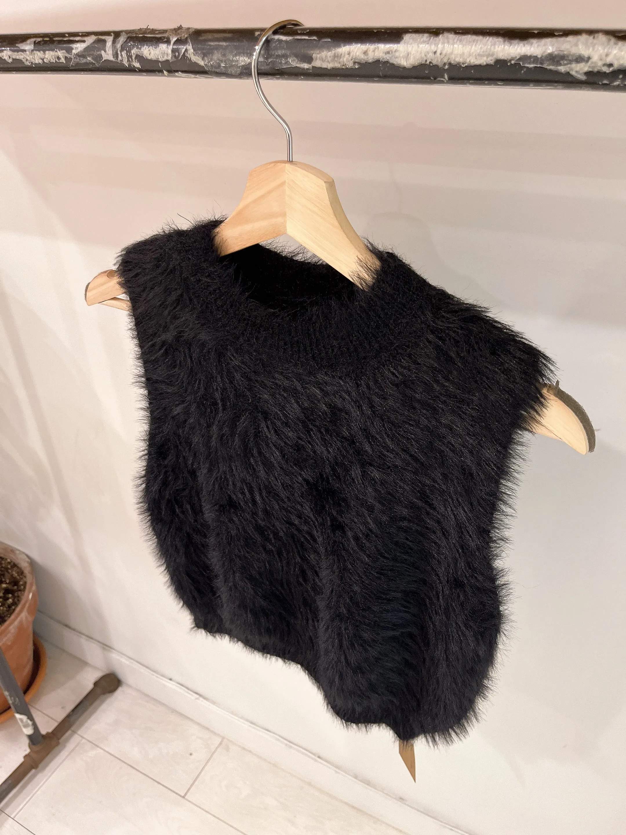 IZZY Angora top