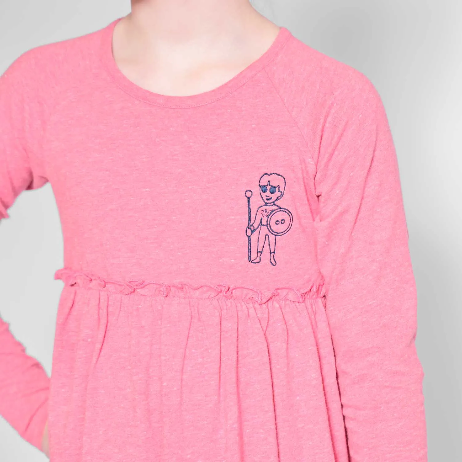 Roze meisjesjurk met borduursel